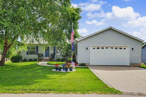 Photo of 602 S Jackson, Lisbon, IA 52253 (MLS # 202604175)
