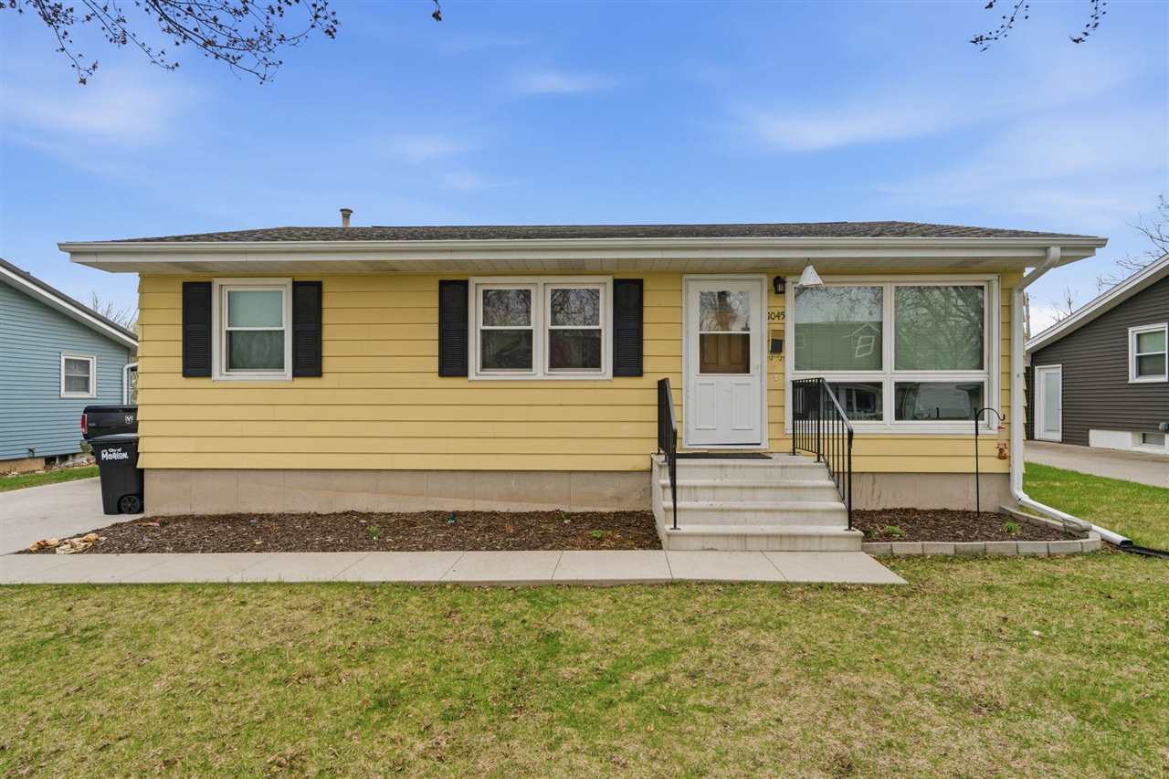 Photo 1 of 6 — 1045 25th Street, Marion, IA 52302