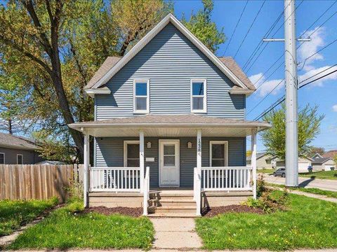 Photo of 1238 Ellis Blvd., CedarRapids, IA 52405 (MLS # 202506900)