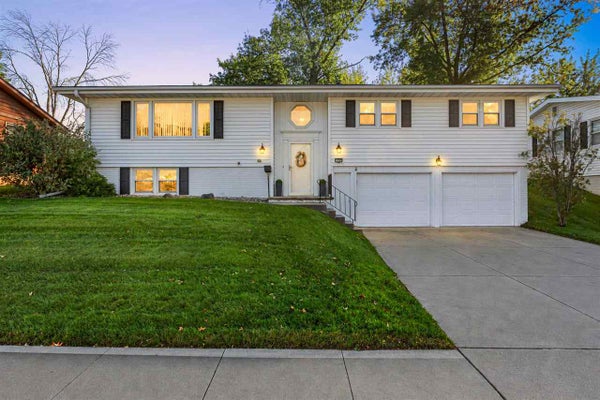 1355 MCGOWAN BLVD, MARION, IA 52302 - Image 06525e10fe37d3083f72766d237fcb16/435695929