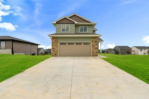 Photo of 803 Mont Clair St, Solon, IA 52333 (MLS # 202507383)