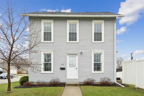 Photo of 516 E 4th St, Vinton, IA 52349 (MLS # 202602224)