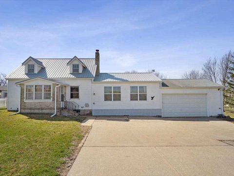 Photo of 5801 E Ave NW, Cedar Rapids, IA 52405 (MLS # 202502070)