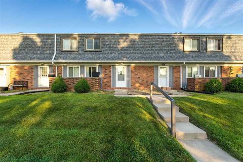 Photo of 433 Peterson St, Iowa City, IA 52245 (MLS # 202504359)