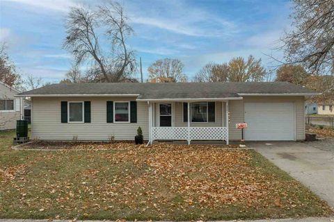 Photo of 2201 California Ave, IowaCity, IA 52240 (MLS # 202507060)