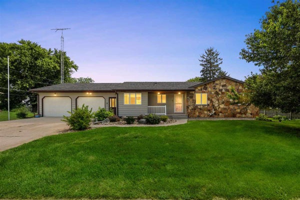 200 SCHNOEBELEN ST, RIVERSIDE, IA 52327 - Image 0958085b9ddcf5c3804c59a688bd5a85/2731754310