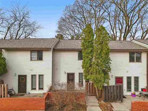 Photo of 413 Samoa Dr, Iowa City, IA 52246 (MLS # 202502255)