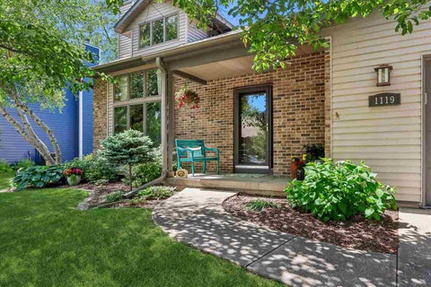 Photo of 1119 Deerfield Drive, IowaCity, IA 52246 (MLS # 202605098)