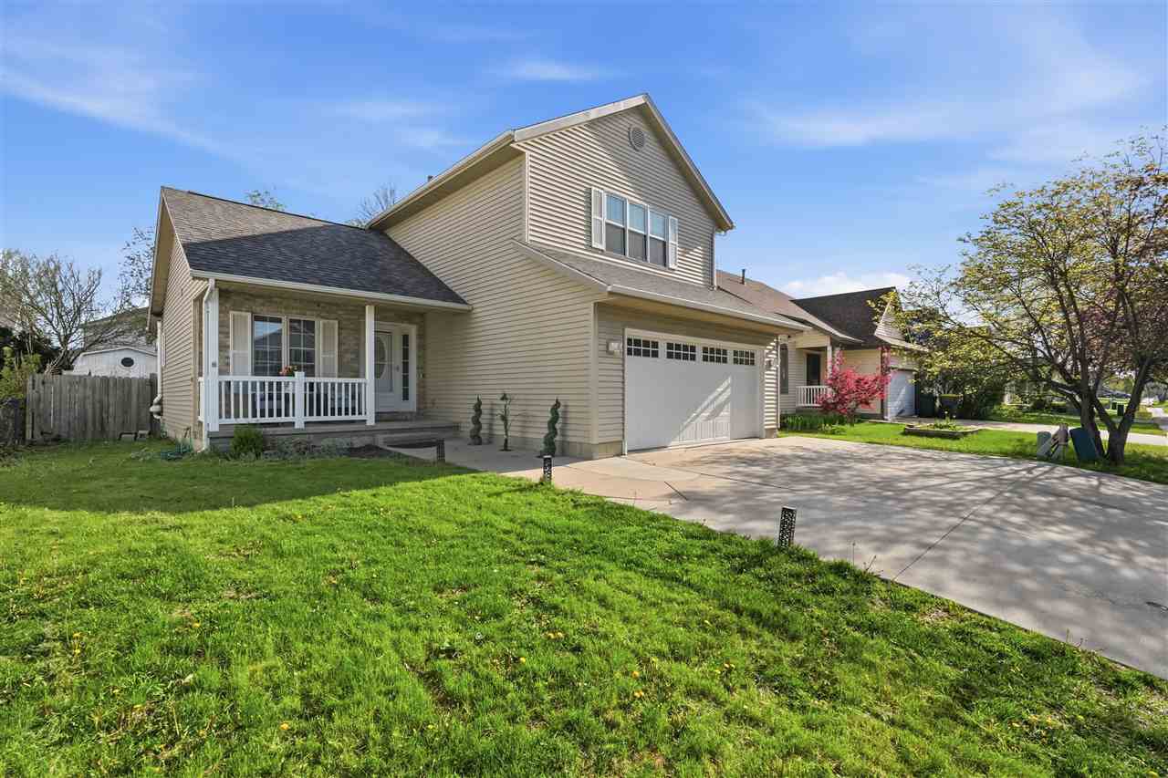 Photo 1 of 23 — 1624 Dickenson Ln, IowaCity, IA 52240