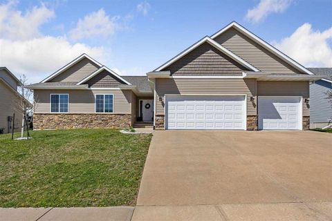 Photo of 1218 Langenberg Ave, Iowa City, IA 52240 (MLS # 202502620)