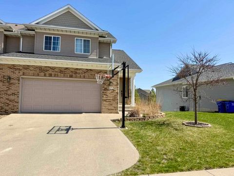 Photo of 1572 Sadler Dr, NorthLiberty, IA 52317 (MLS # 202602131)