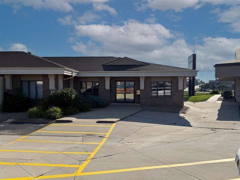 Photo of 2337 Blairs Ferry Rd NE, Cedar Rapids, IA 52402 (MLS # 202501212)