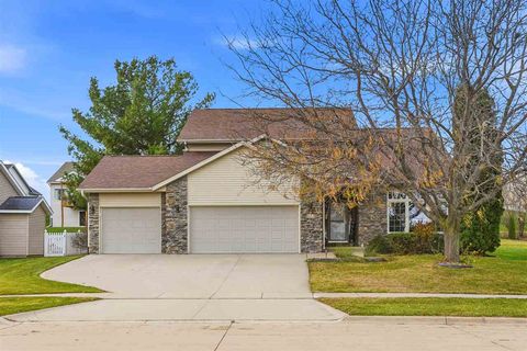 Photo of 623 Ponds Ct, Tiffin, IA 52340 (MLS # 202507063)
