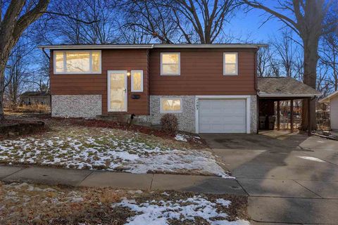 Photo of 1503 Tracy Ln, Iowa City, IA 52240 (MLS # 202502402)