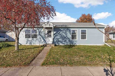 Photo of 2432 Whispering Meadow Dr, IowaCity, IA 52240 (MLS # 202507011)