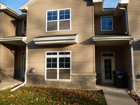 Photo of 1330 Dodge Street Ct, IowaCity, IA 52245 (MLS # 202507052)