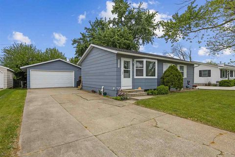 Photo of 2617 Matthew Dr SW, Cedar Rapids, IA 52404 (MLS # 202503318)