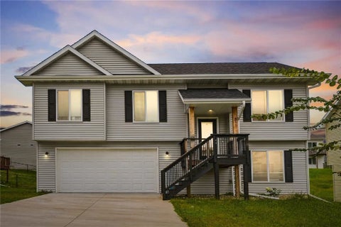 Photo of 821 Fairview Dr, Coralville, IA 52241 (MLS # 202606024)