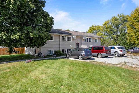 Photo of 302 Maple Ln, IA 52352 (MLS # 202506142)