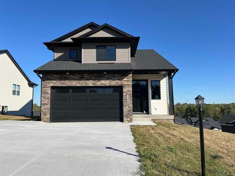 Photo of 1306 E Gable Way, IA 52340 (MLS # 202506366)