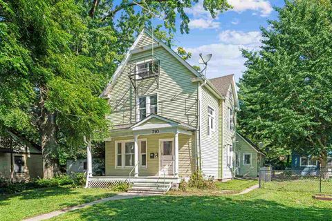 Photo of 710/714 Kirkwood Ave, Iowa City, IA 52240 (MLS # 202505295)