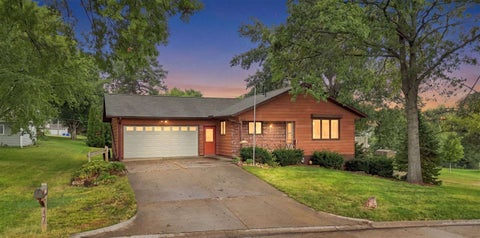 Photo of 812 12Th St, Kalona, IA 52247 (MLS # 202605575)