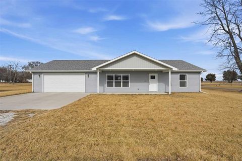 Photo of 610 SE 1st St, MorningSun, IA 52640 (MLS # 202603522)