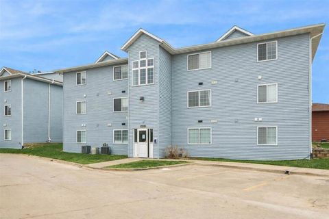 Photo of 930B Boston Way 7 #7, Coralville, IA 52241 (MLS # 202602258)