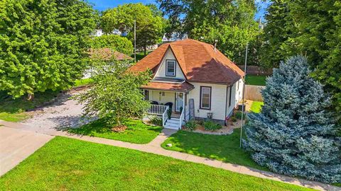 Photo of 131 E 2nd St, Riverside, IA 52327 (MLS # 202604440)