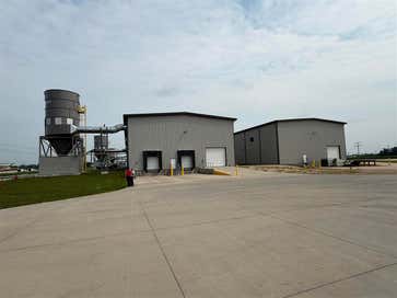 2420 Lefebure Rd Fairfax IA 52228