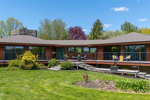 Photo of 3715 170th St NE, Solon, IA 52333 (MLS # 202503476)