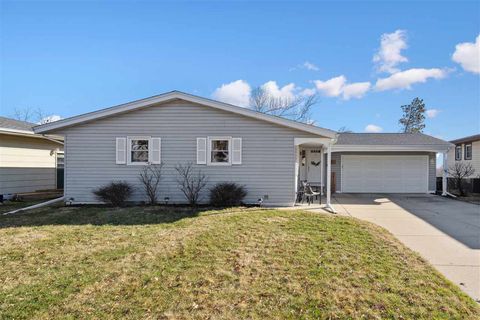 Photo of 220 Windsor Dr NE, Cedar Rapids, IA 52402 (MLS # 202501963)