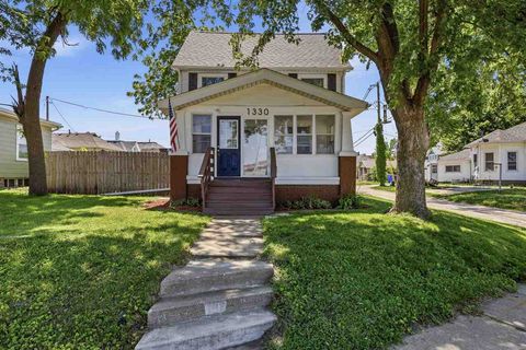Photo of 1330 C St SW, CedarRapids, IA 52404 (MLS # 202603465)