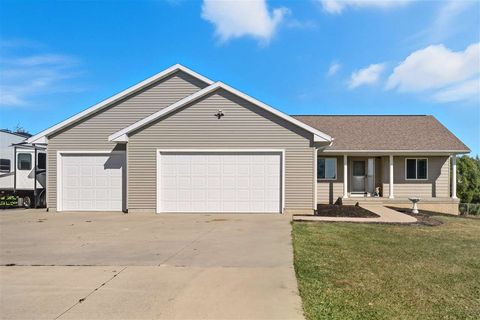 Photo of 22980 105th St, IA 52205 (MLS # 202506422)