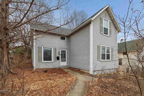 Photo of 526 N Governor St, IowaCity, IA 52245 (MLS # 202601489)