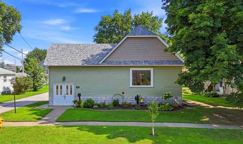 Photo of 302 E 2nd St, Washington, IA 52353 (MLS # 202604463)