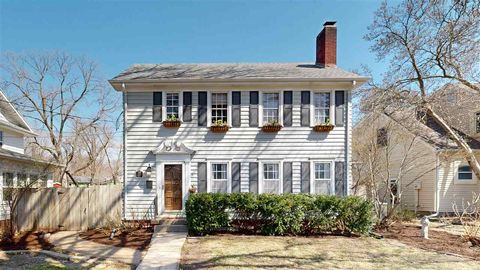 Photo of 1522 Muscatine Ave, IowaCity, IA 52240 (MLS # 202602208)