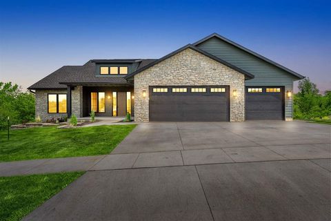 Photo of 929 Allison Way, Iowa City, IA 52245 (MLS # 202503752)