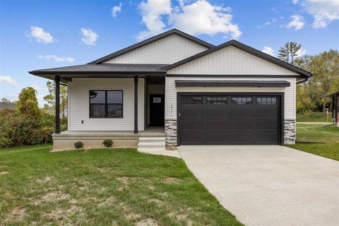 Photo of 2931 Eight Bells Dr, Marion, IA 52302 (MLS # 202506481)