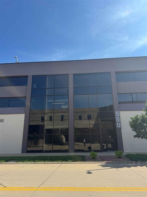 Photo of 550 2nd St SE 401 #401, CedarRapids, IA 52401 (MLS # 202605043)