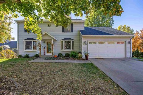 Photo of 830 Elliott Ct, IowaCity, IA 52246 (MLS # 202507258)