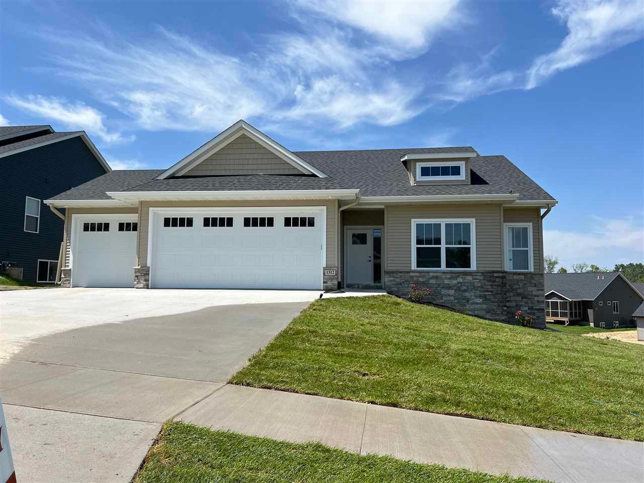 Photo 1 of 31 — 805 Yorkshire St, NorthLiberty, IA 52317