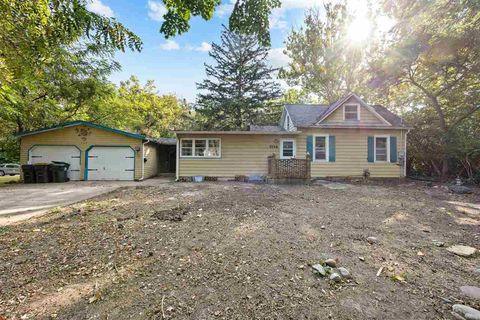 Photo of 1114 Prairie Du Chien Rd, Iowa City, IA 52245 (MLS # 202505760)
