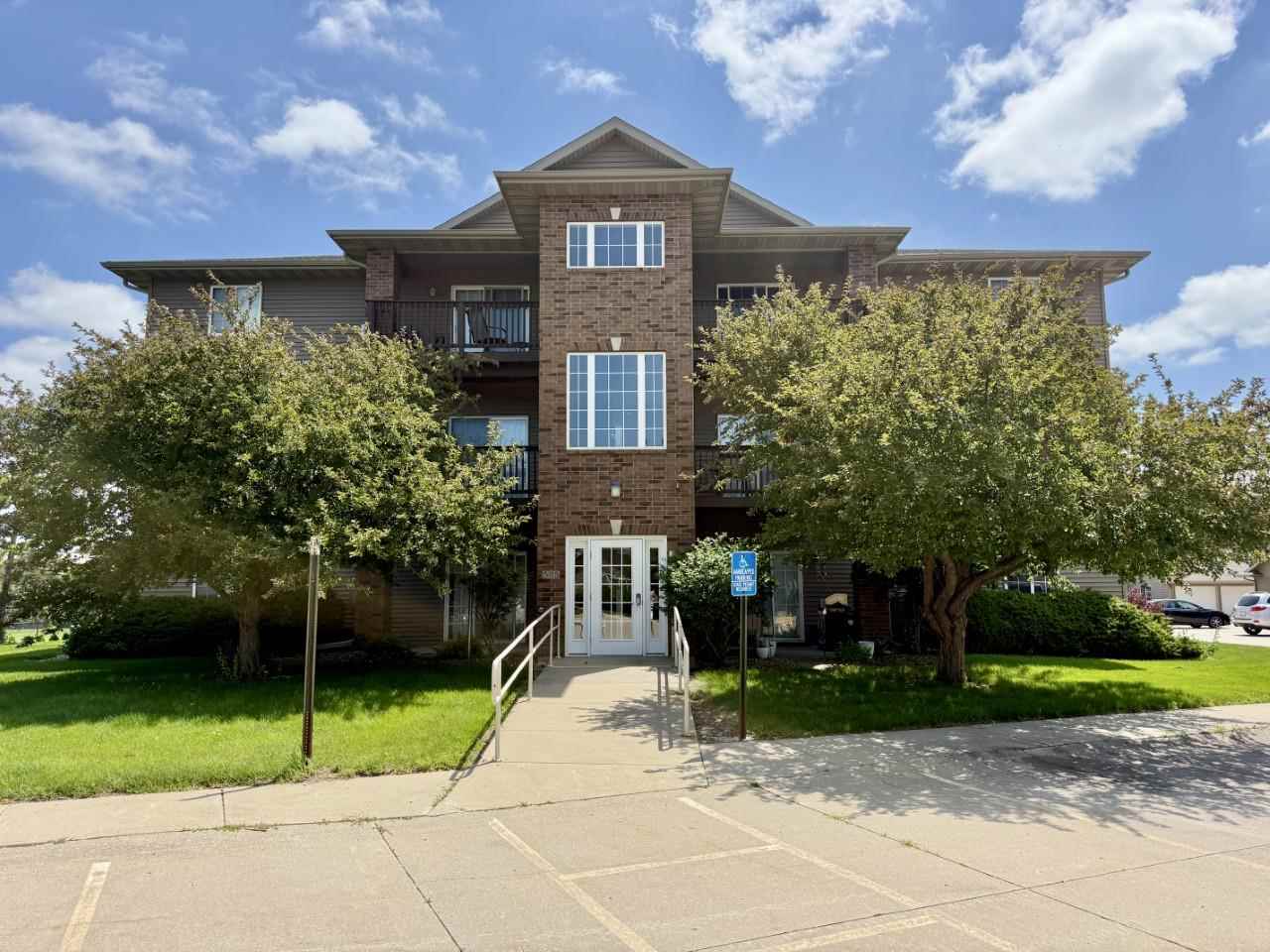Photo 1 of 14 — 505 Penn Ct 3, NorthLiberty, IA 52317