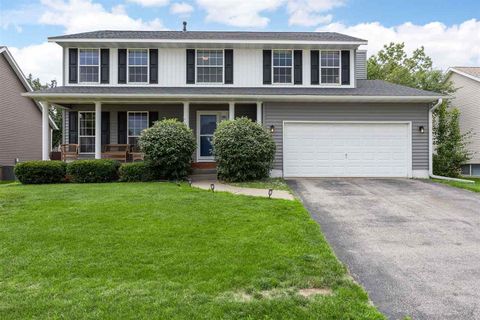 Photo of 1515 Fox Trail Dr NE, CedarRapids, IA 52402 (MLS # 202601879)