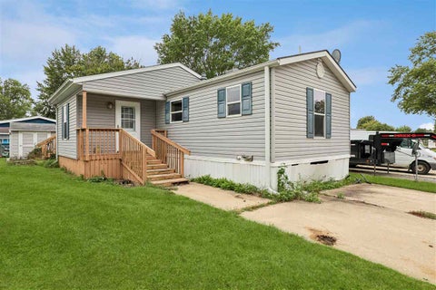 Photo of 2100 Scott Blvd Trlr 35, IowaCity, IA 52240 (MLS # 202605612)