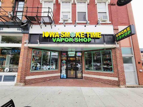 Photo of 220 E Washington St., IowaCity, IA 52240 (MLS # 202600037)