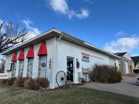 Photo of 1666 7th Ave, Marion, IA 52302 (MLS # 202601709)