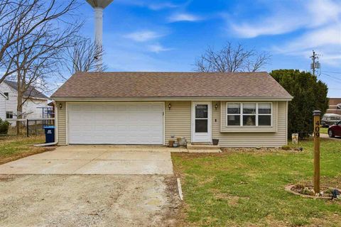Photo of 409 Iowa St, Hills, IA 52235 (MLS # 202602213)