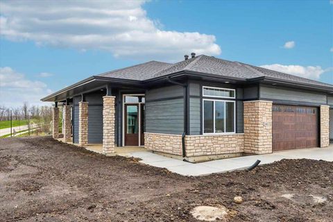 Photo of 1903 Country Club Dr, Coralville, IA 52241 (MLS # 202507154)